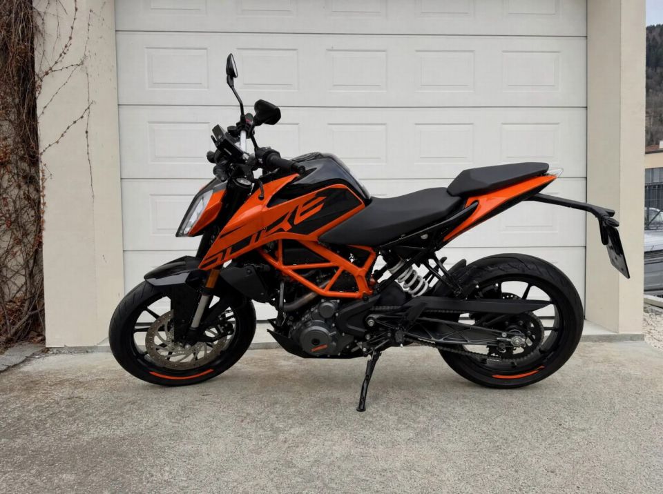 KTM 390 Duke – Foto 1