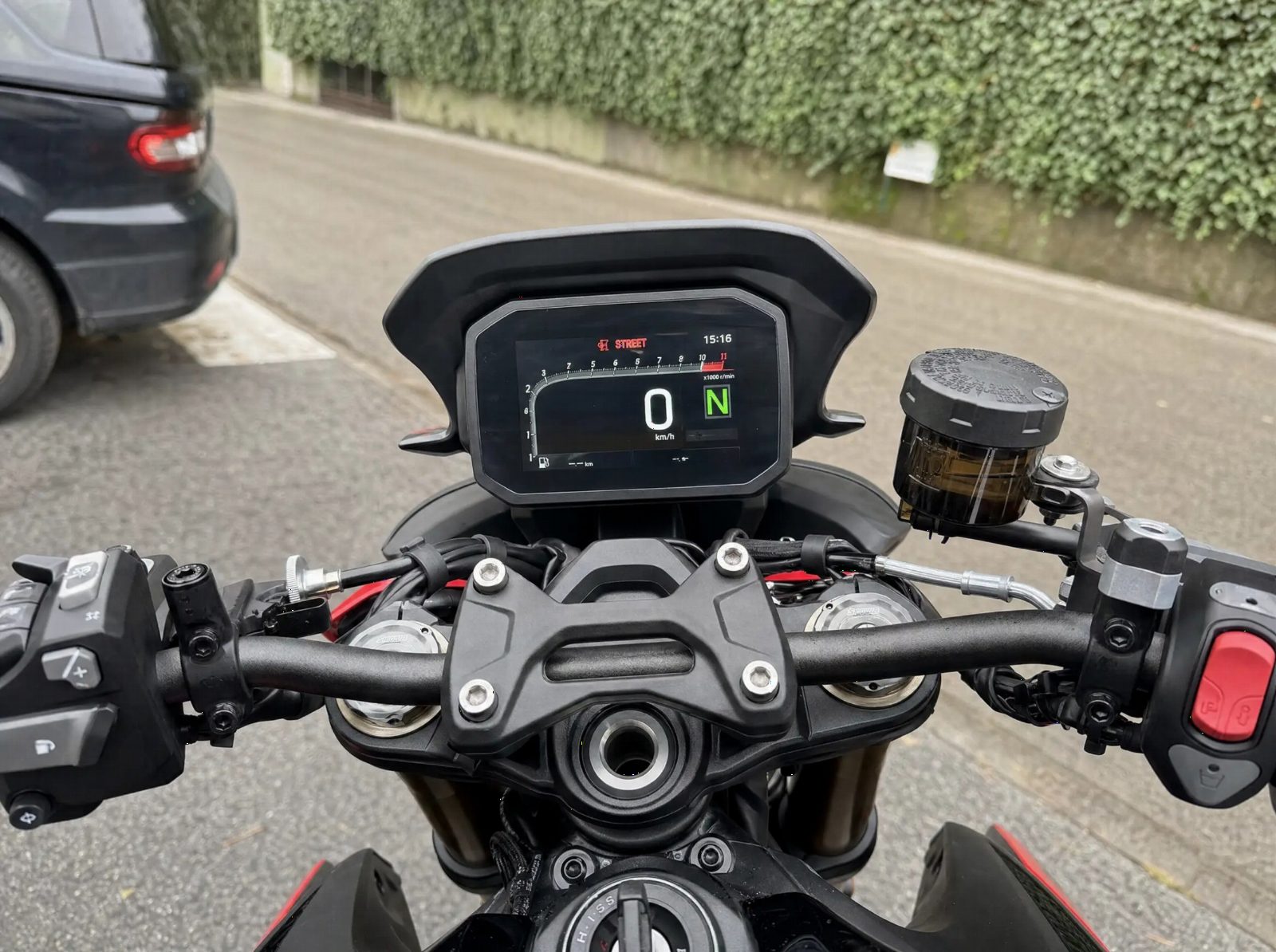 KTM 390 Duke – Foto 3